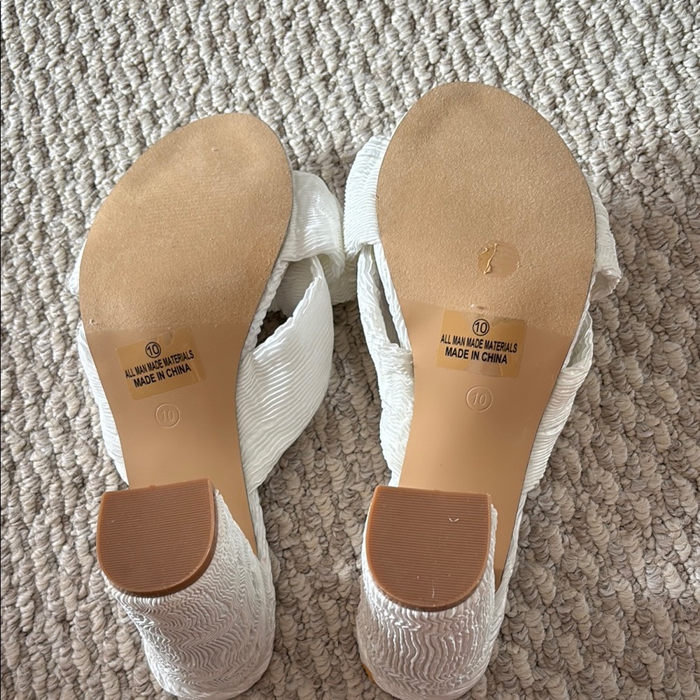 Lulu's White Ruffle Mules - Picture 4 of 5